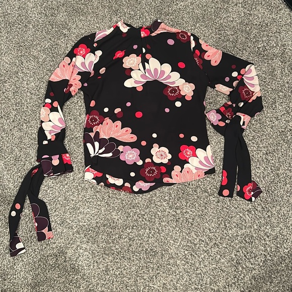 Ann Taylor keyhole chiffon blouse - Picture 4 of 4